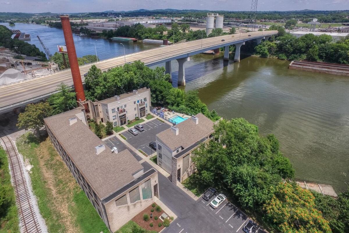 Walk To Broadway Riverfront Condo With Pool Nashville Exterior photo